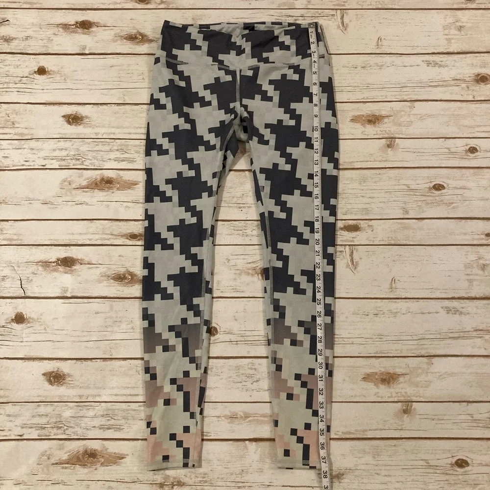 ALO Yoga Airbrush Pixel Leggings Medium